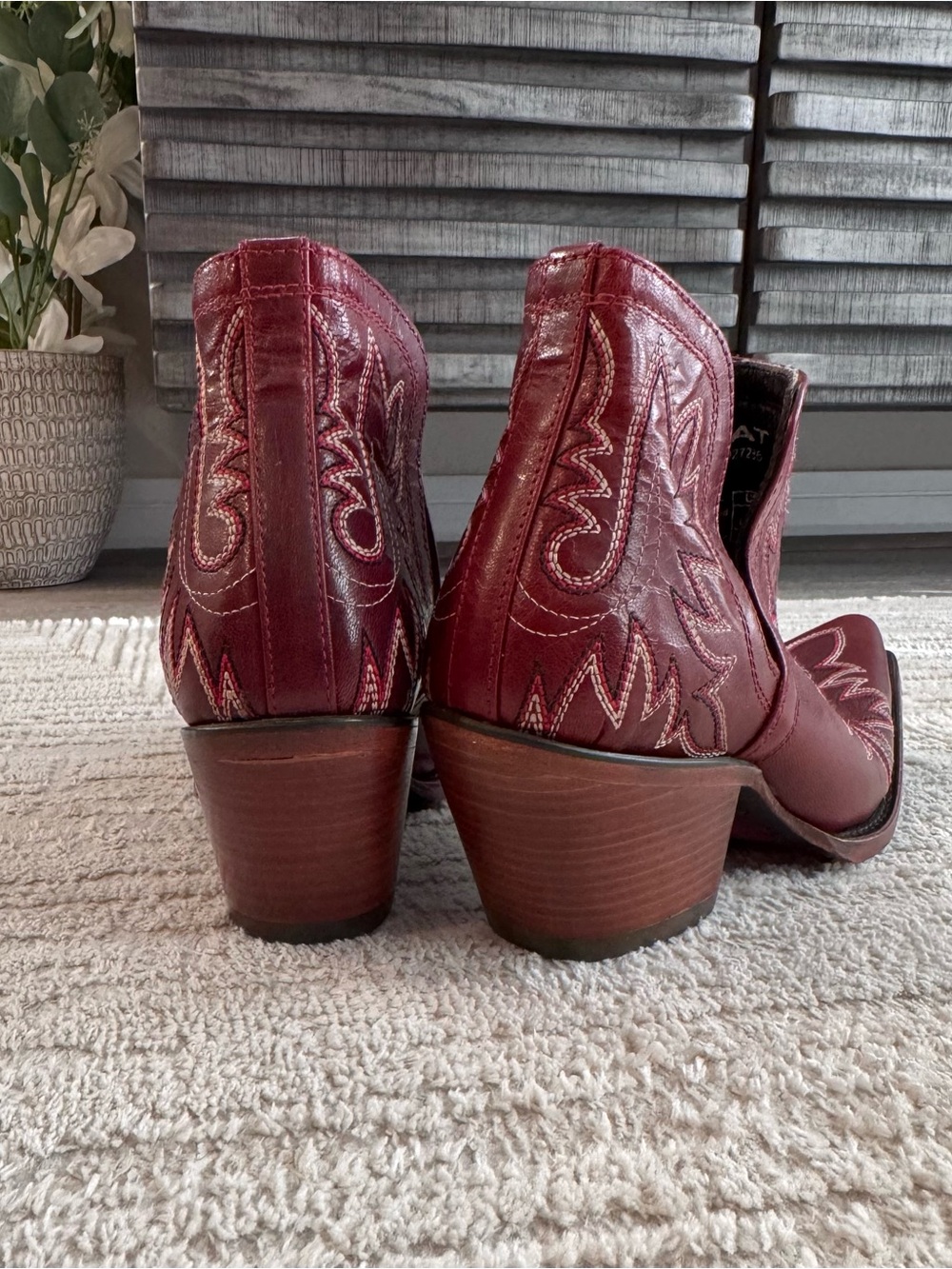 Ariat Dixon Western Booties. Size 9B - Picture 3 of 7